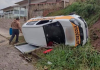 Aluna de autoescola tomba carro no exame final para conseguir CNH e bombeiros são acionados em SC