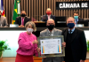 Manoel Mota recebe moção de reconhecimento da Câmara de Vereadores de Araranguá