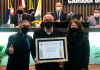 Dilnei Almeida recebe homenagem da Câmara de Araranguá