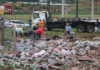 Caminhão carregado de cerveja capota na BR-470 e carga é saqueada, no Alto Vale