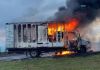 Caminhão pega fogo na BR-101 no bairro Guarita em Sombrio