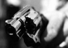 Tubarão: bandidos armados assaltam casa e amarram família