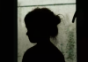 Mãe é condenada em SC por torturar a filha de 2 anos que pisou no chão durante a faxina