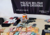 Cinco pessoas foram presas e drogas, armas e munições foram apreendidas em operação em Araranguá