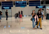Uso de máscaras voltará a ser obrigatório em aviões e aeroportos no Brasil