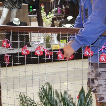 Center Shopping cria ambiente para apaixonados declararem seu amor