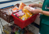 Estabelecimento de Araranguá tem alimentos vencidos apreendidos