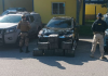 PRF e PM apreendem 182 quilos de maconha em carro com placas de Araranguá
