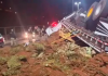 Caminhão carregado com 1 tonelada de maconha tomba em frente a batalhão da PM