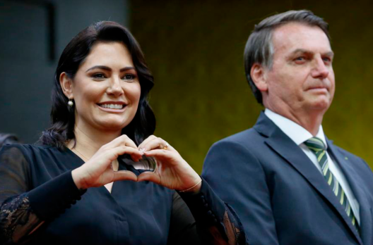 Bolsonaro continua investindo em Michelle  