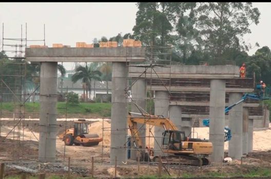 Obras no KM 402 da BR-101 sul/SC: 300 metros de faixa elevada contribuirá para segurança...