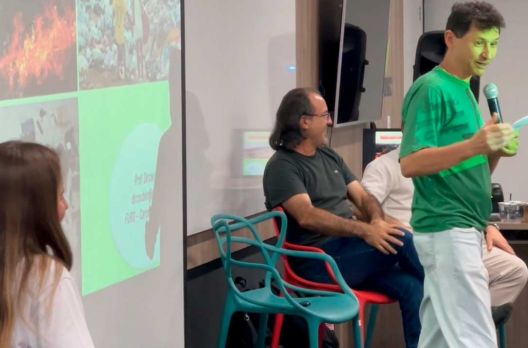 (VIDEO) Resíduos sólidos, educação e sustentabilidade: UAMA e Unesc promovem debate so...