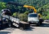 Trânsito é liberado na Serra do Rio do Rastro após remoção de caminhão que estava pendurado em mureta. 