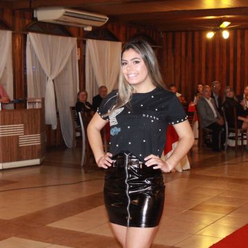 Desfile personalizado marca evento da Noite do Soninho