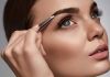 Sobrancelhas perfeitas: mero detalhe ou desejo de mulher?