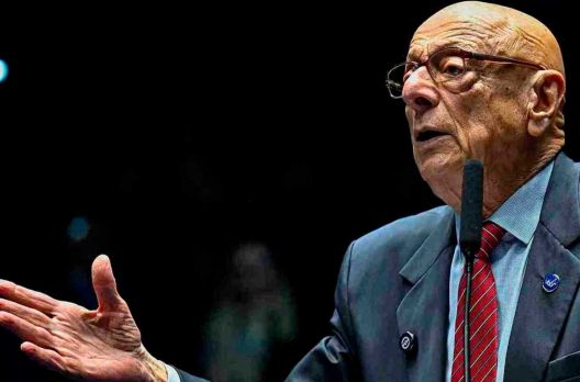 Amin insiste em voto eletrônico e impresso