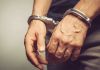 Homem é preso por agredir e ameaçar companheira com uma faca em Criciúma