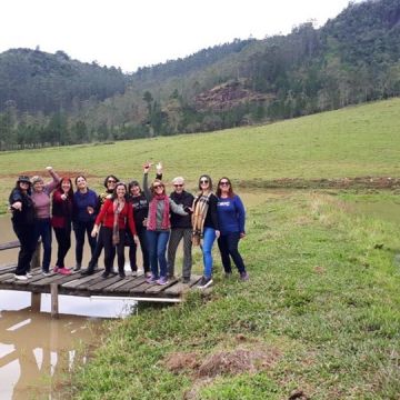Balneário Gaivota: Idosos resgatam memórias em passeio