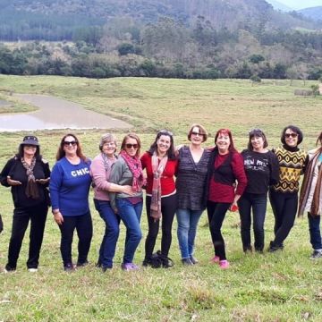 Balneário Gaivota: Idosos resgatam memórias em passeio