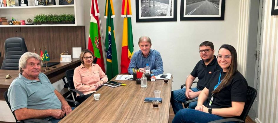 JBS apresenta oportunidades de expansão de aviários em Tu...