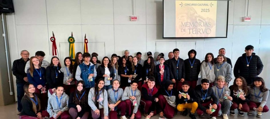 Estudantes de Turvo celebram a história do município em c...