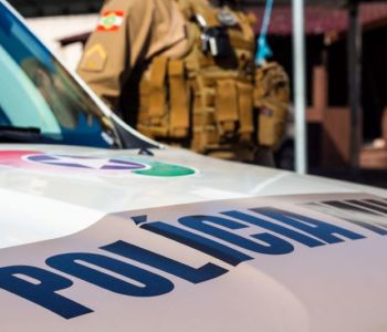 Mulher é morta a facadas pelo ex-companheiro em Santa Rosa do Sul; suspeito é preso em flagrante