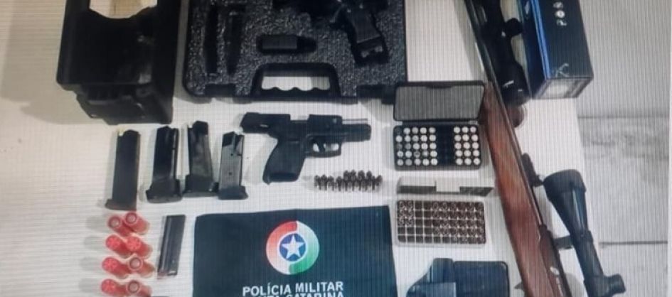 Homem embriagado tenta atropelar policiais e é preso em Ba...