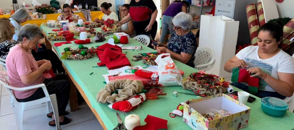 Turvo se prepara para viver a magia do Natal com ensaios, oficinas e produção de decorações