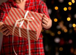 Amanhã é Sábado Mais em Araranguá: comércio aberto até às 17h e domingo horário es...