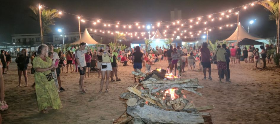 Pé na areia e boa música no 3º Luau de Verão