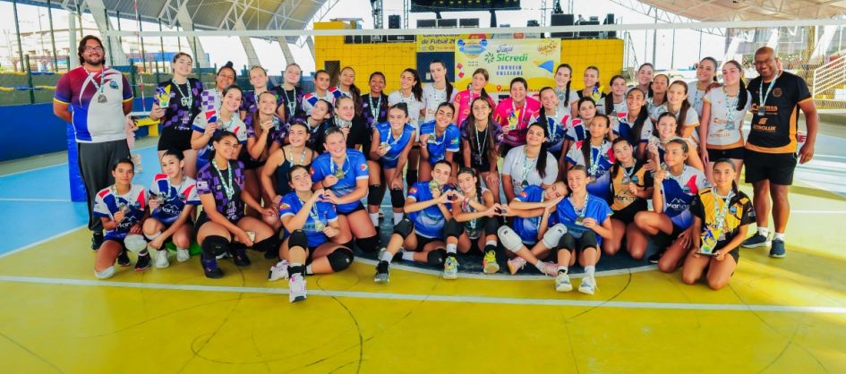 Torneio de vôlei sub-15 feminino taça Sicredi movimenta B...