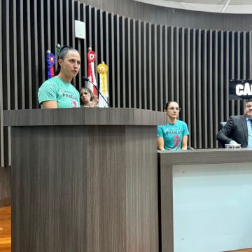 Treinadoras do grupo PRAELAS apresentam na Câmara primeira corrida exclusiva para mulheres em Araranguá