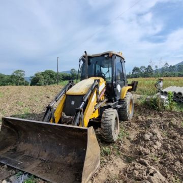 Agricultura intensifica melhorias em estradas do interior de Araranguá