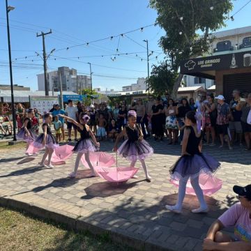 Sábado Cultural reúne famílias na Praça Central