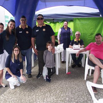 Rotary Club faz campanha contra Hepatite no Calçadão
