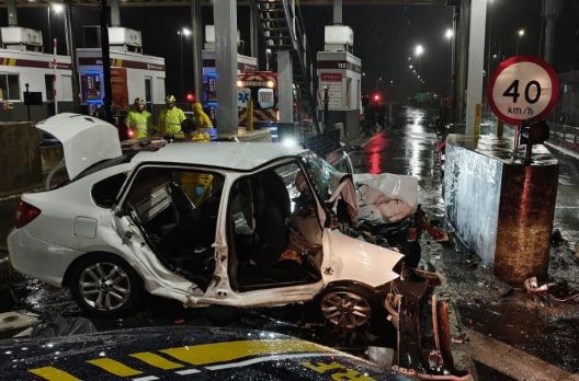 Colisão em praça de pedágio na BR-101 deixa duas mortes em São João do Sul