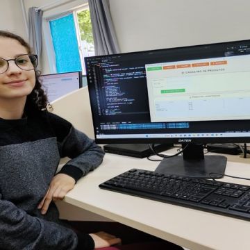 Estudantes de escola de Araranguá criam aplicativos para turismo, transporte e comércio
