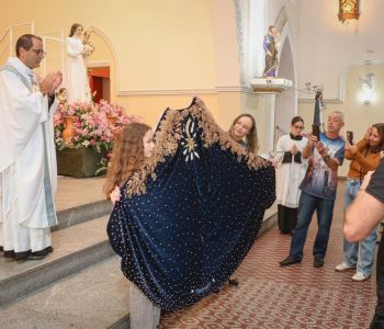Santuário Nossa Senhora Mãe dos Homens dá início à programação da padroeira com missa e apresentação de manto