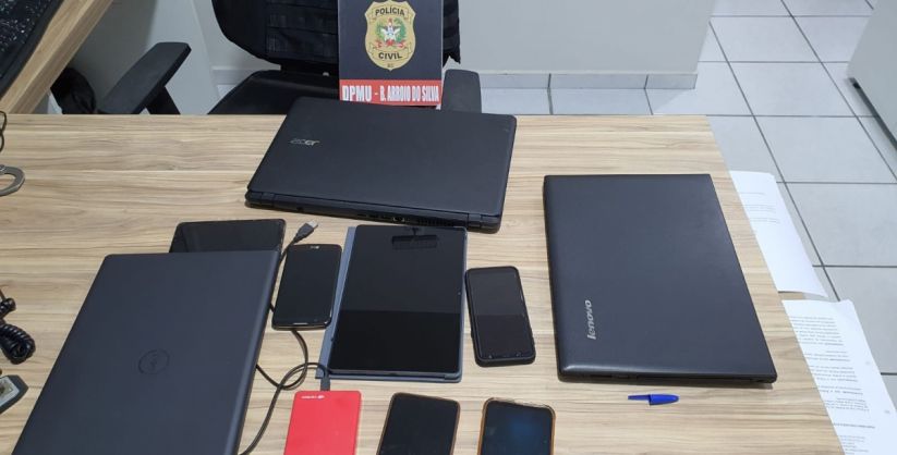 Polícia Civil prende investigado por armazenamento e compartilhamento de material de abuso sexual infantojuvenil em Balneário Arroio do Silva