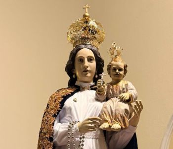 Coroação da padroeira, relatos de milagres e procissão por bairros marcam festa de Nossa Senhora Mãe dos Homens em Araranguá