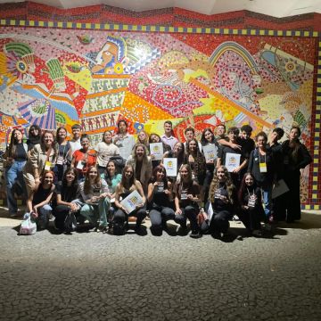 Estudantes da EEB Praia da Gaivota brilham em simulação internacional na UFSC