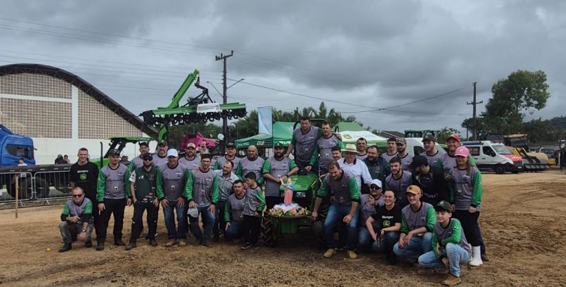 Apittur realiza 1ª Arrancada de Tratores durante a 8ª Agrimeleiro