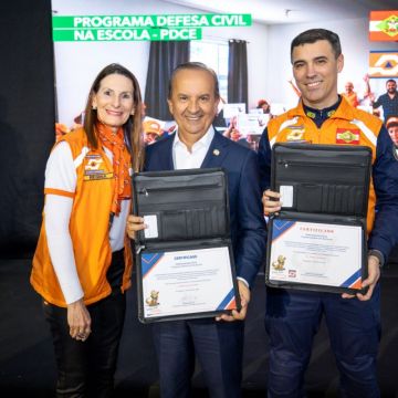 Com obras históricas, investimento nos municípios e reforço das ações de proteção, Estado celebra os 53 anos da Defesa Civil de SC