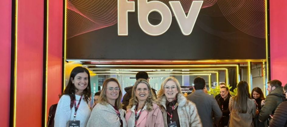 Empresárias associadas da CDL Araranguá participam da Fei...