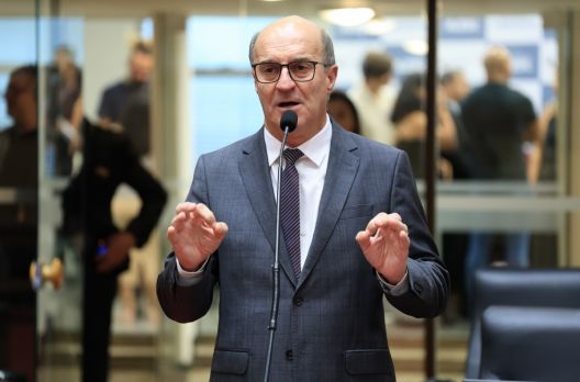 PL de Zé Milton em apoio aos produtores de mel vai à votação na Alesc Itinerante em Ar...