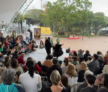 Praça Hercílio Luz recebe atração cultural