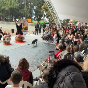 Praça Hercílio Luz recebe atração cultural