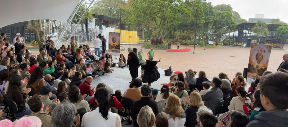 Praça Hercílio Luz recebe atração cultural
