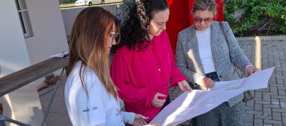 Equipe técnica acompanha obras no CREAS