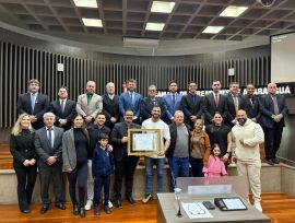 Moção de Aplausos celebra títulos e projeção internacional do atleta Lucas Campos